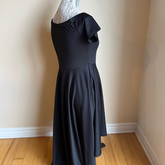Vintage open shoulders black dress - Picture 2 of 4